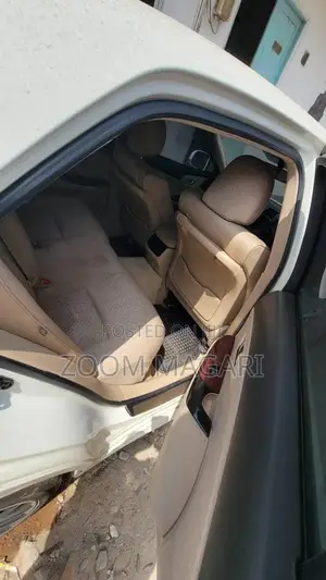 Toyota Crown 2009 Pearl