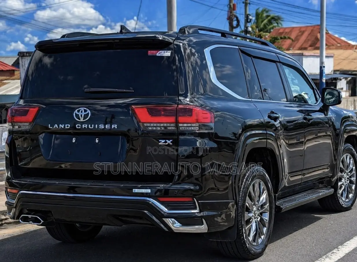 Toyota Land Cruiser 2024 Black