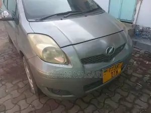 Toyota Vitz 2006 Gray