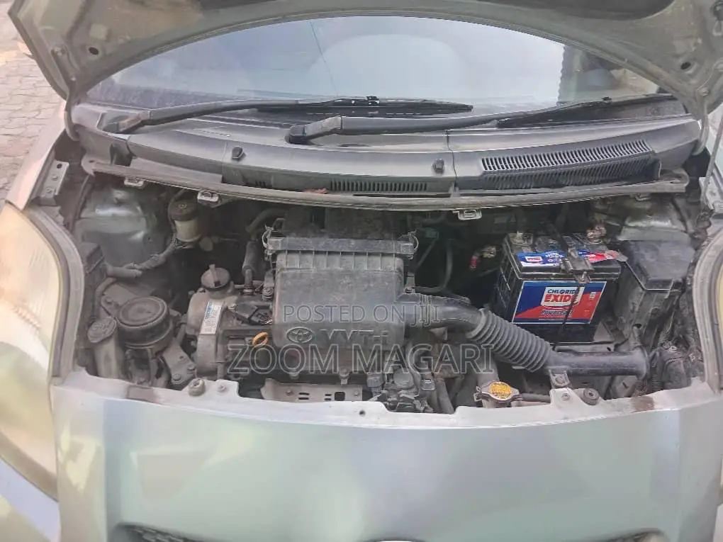 Toyota Vitz 2006 Gray