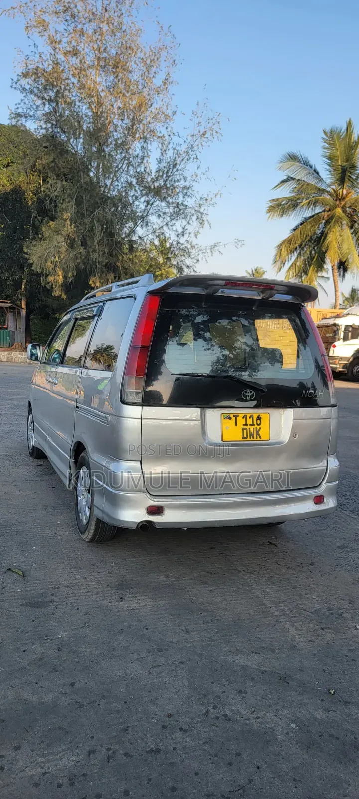 Toyota Noah 2002 Silver