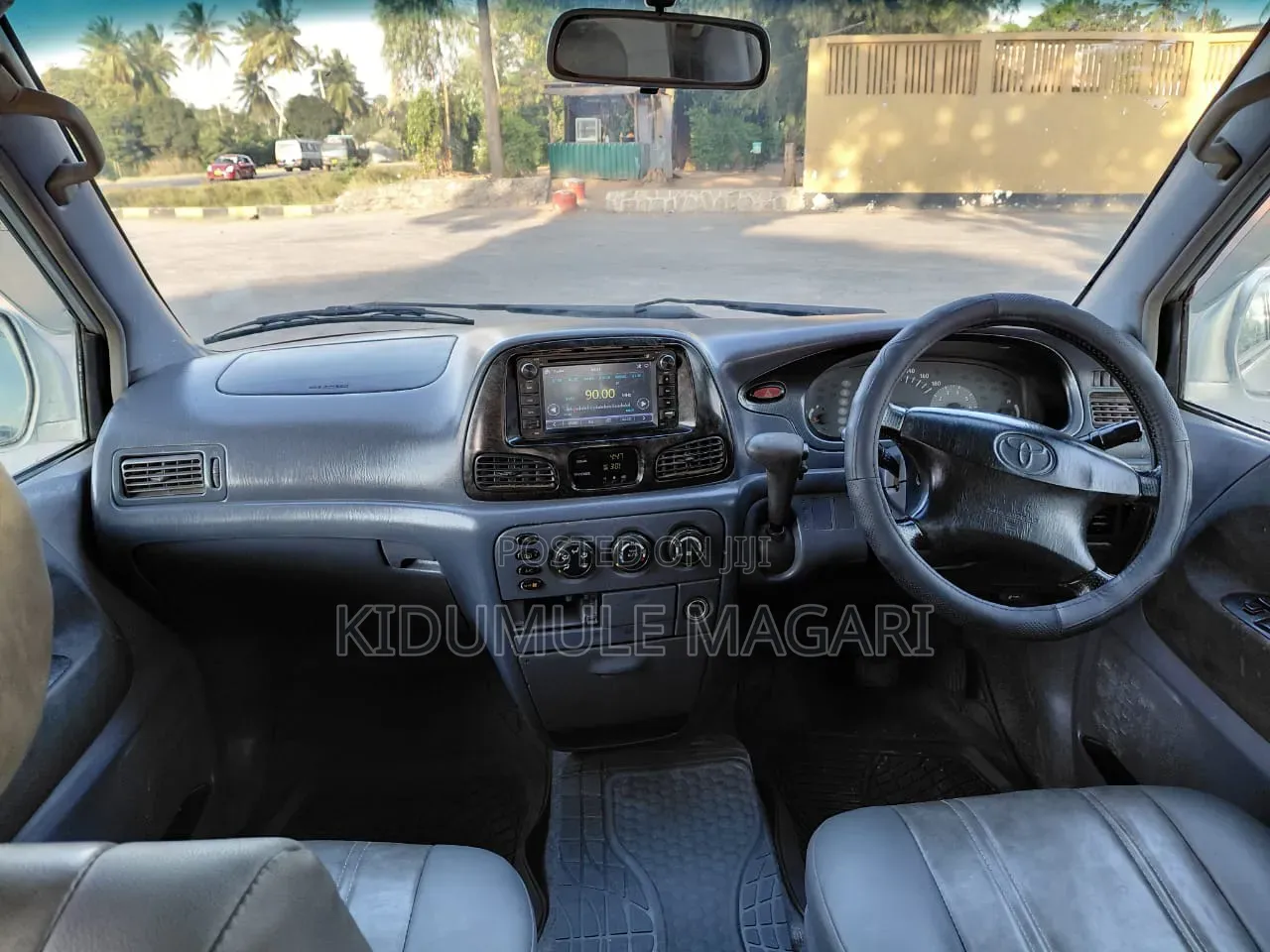 Toyota Noah 2002 Silver