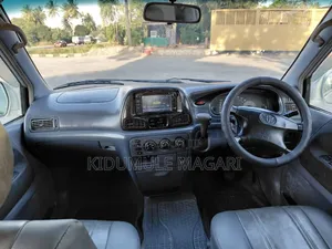 Toyota Noah 2002 Silver
