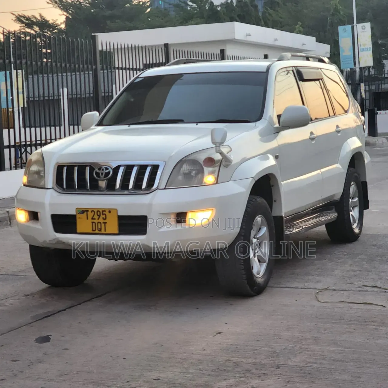 Toyota Land Cruiser Prado 2005 White