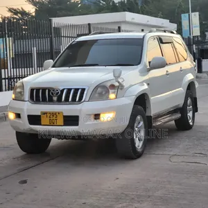 Toyota Land Cruiser Prado 2005 White