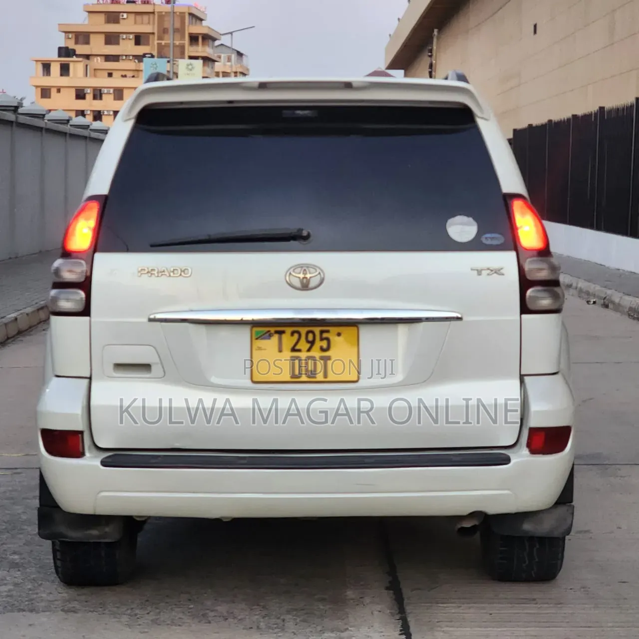 Toyota Land Cruiser Prado 2005 White