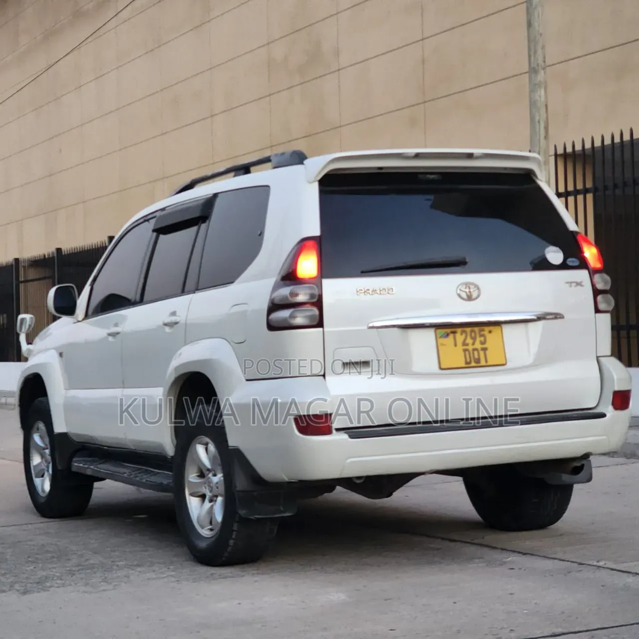 Toyota Land Cruiser Prado 2005 White