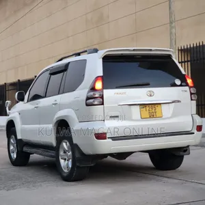 Toyota Land Cruiser Prado 2005 White