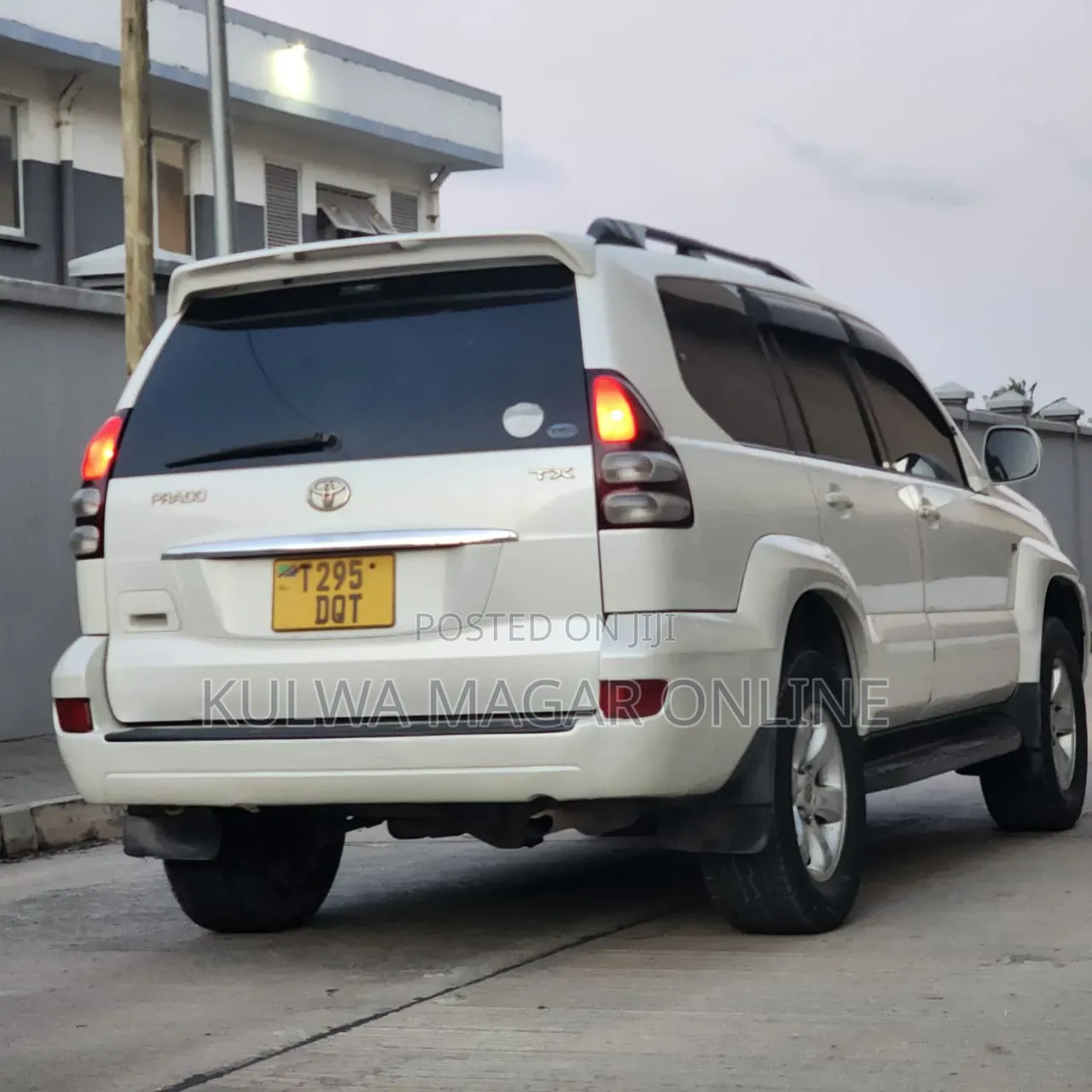 Toyota Land Cruiser Prado 2005 White