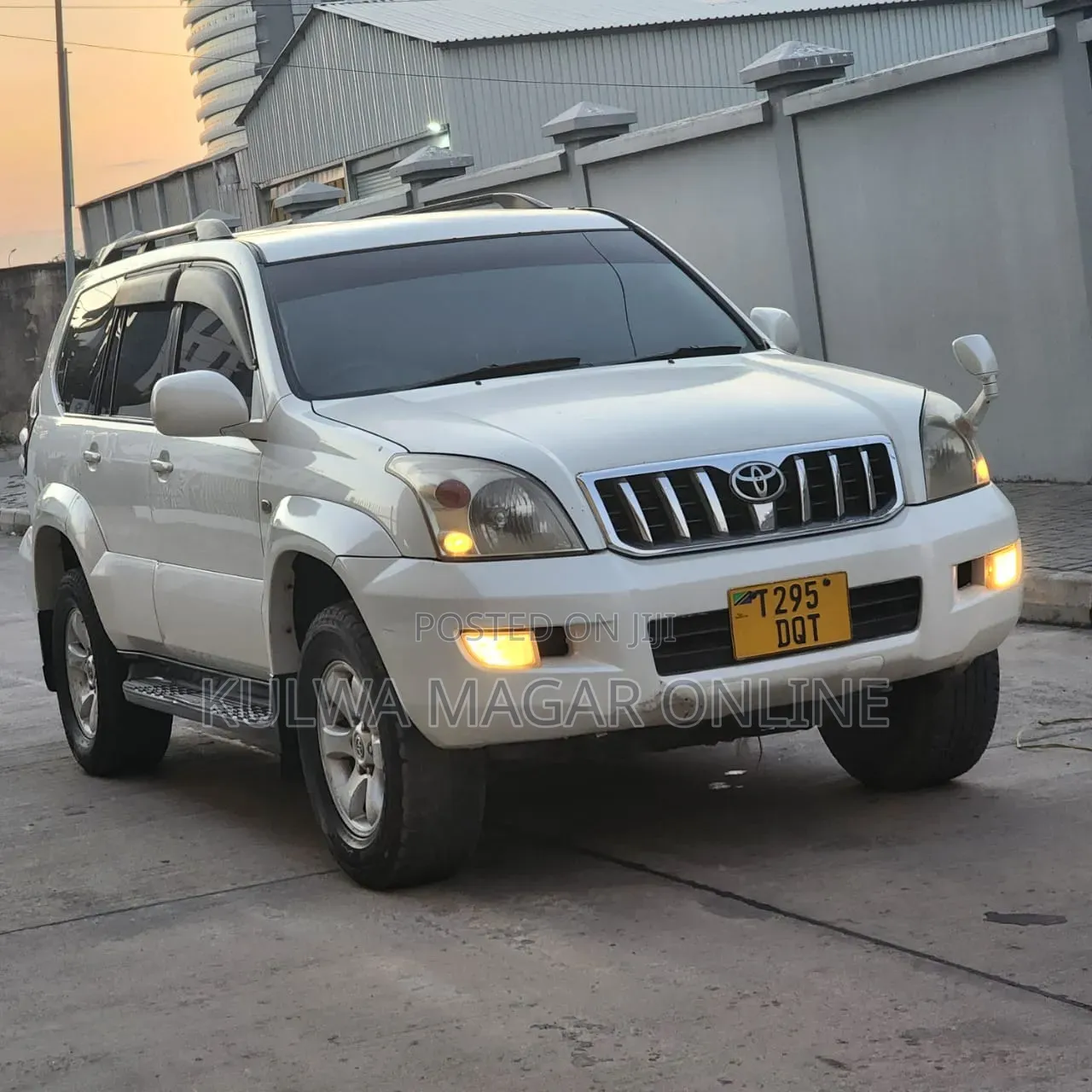 Toyota Land Cruiser Prado 2005 White