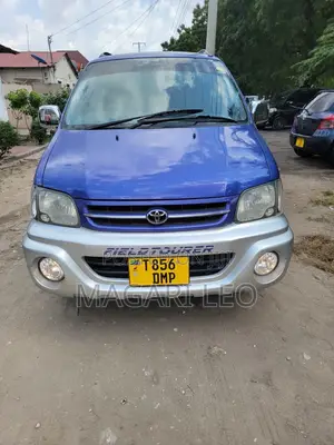 Toyota Noah 2.0 AWD (8 Seater) 2001 Blue