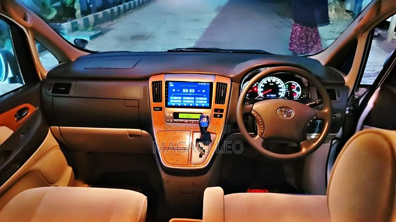 Toyota Alphard 2.4 Petrol AWD 2006 Silver