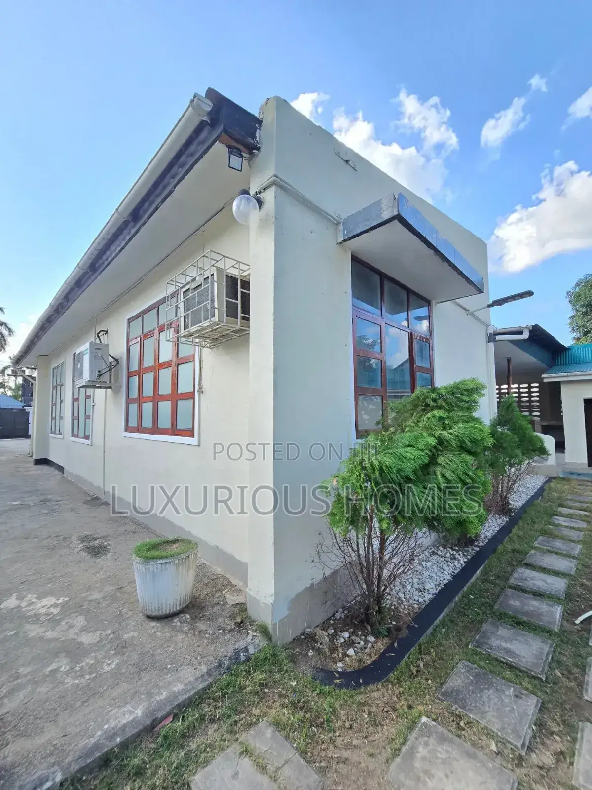 4bdrm House in Mikocheni for rent