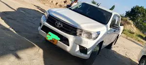 Toyota Hilux 2020 White