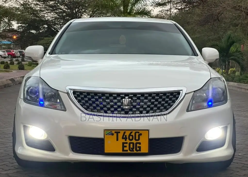 Toyota Crown 2009 Pearl