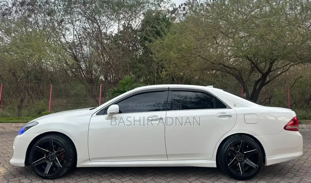 Toyota Crown 2009 Pearl