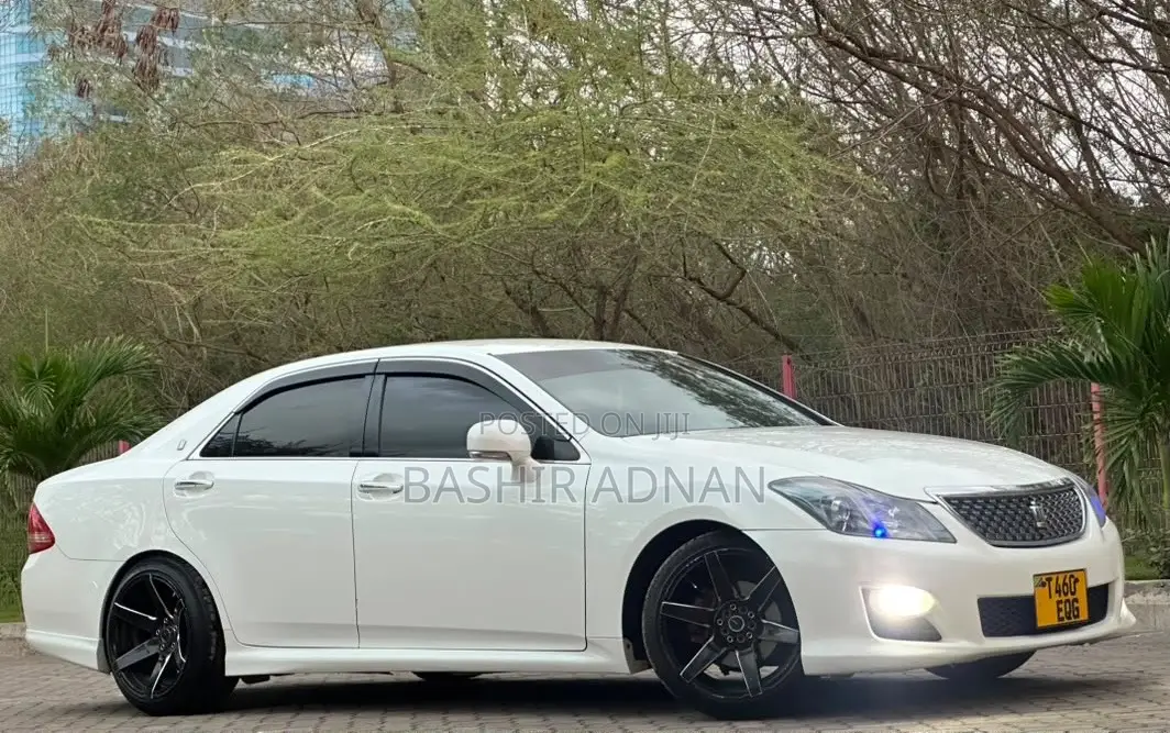 Toyota Crown 2009 Pearl