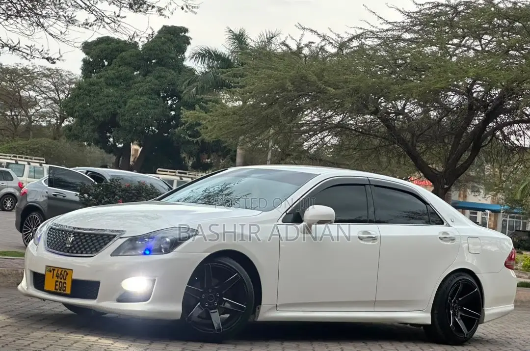 Toyota Crown 2009 Pearl