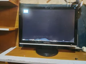Desktop Computer Samsung 4GB HDD 256GB
