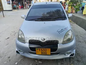 Toyota Vitz 2006 Silver