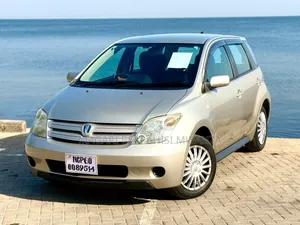 Toyota IST 2003 Silver