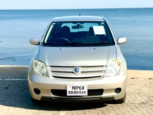 Toyota IST 2003 Silver