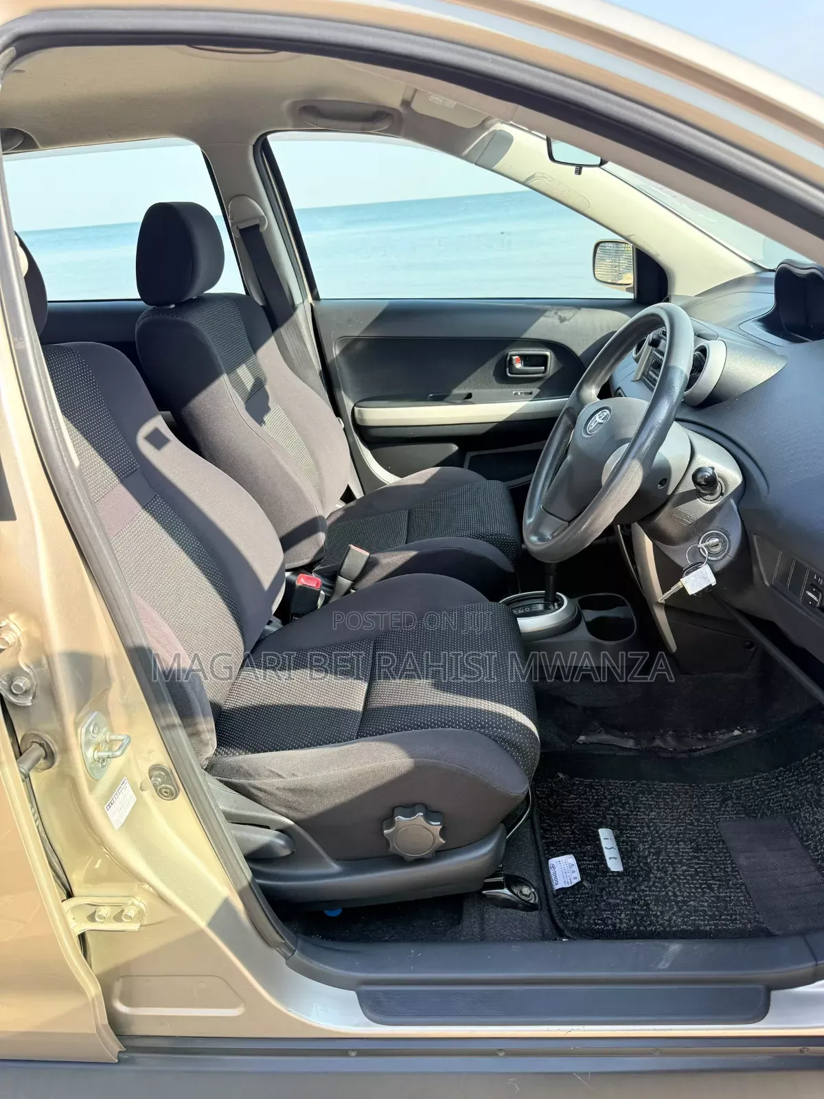 Toyota IST 2003 Silver