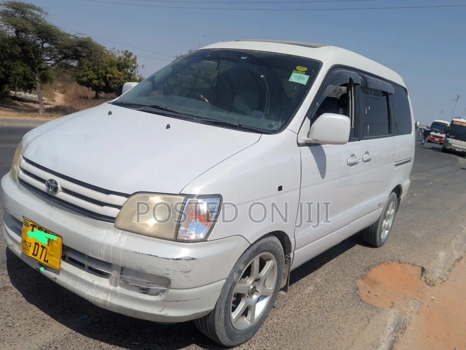 Toyota Noah 2003 Silver