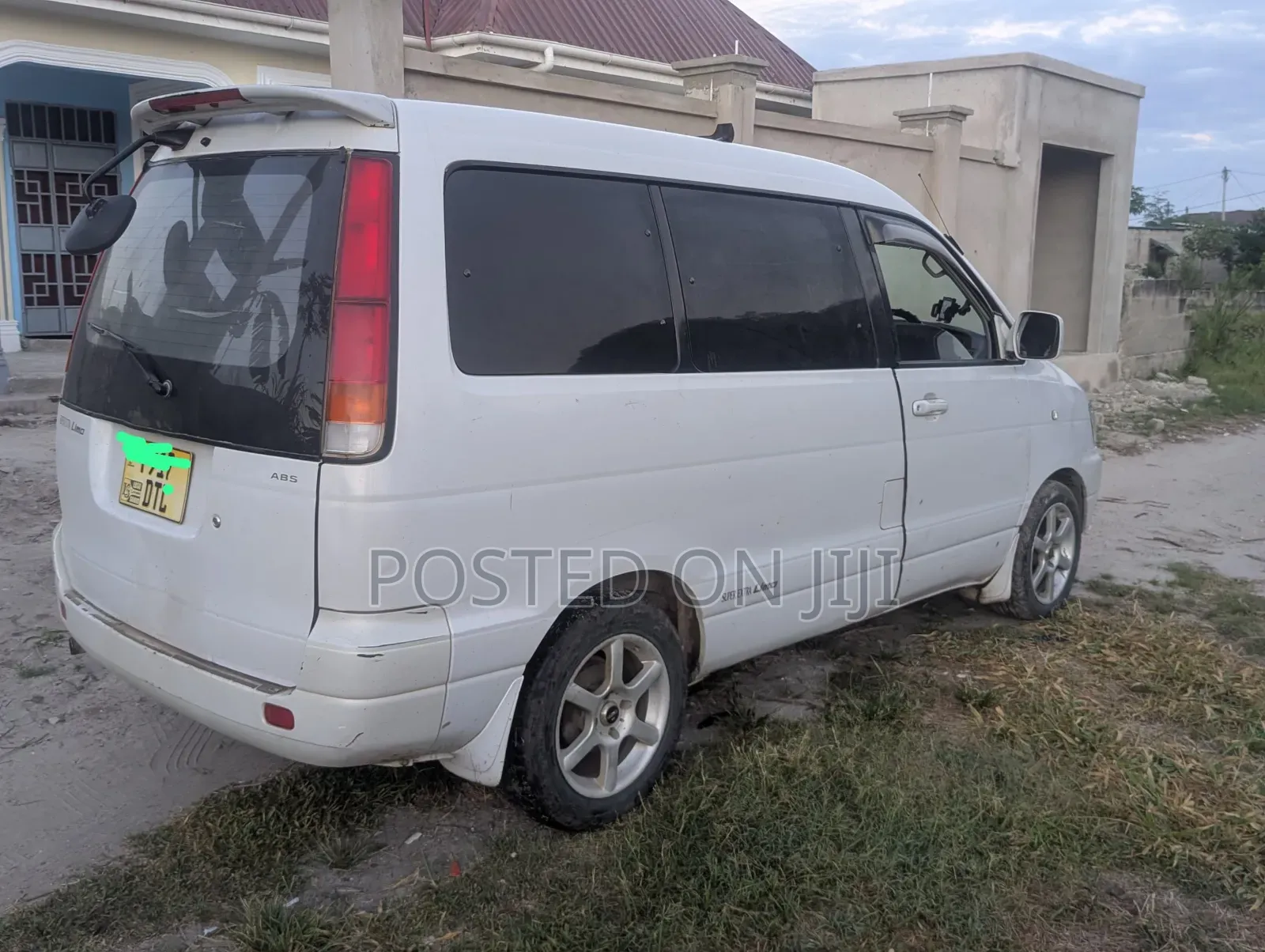 Toyota Noah 2003 Silver