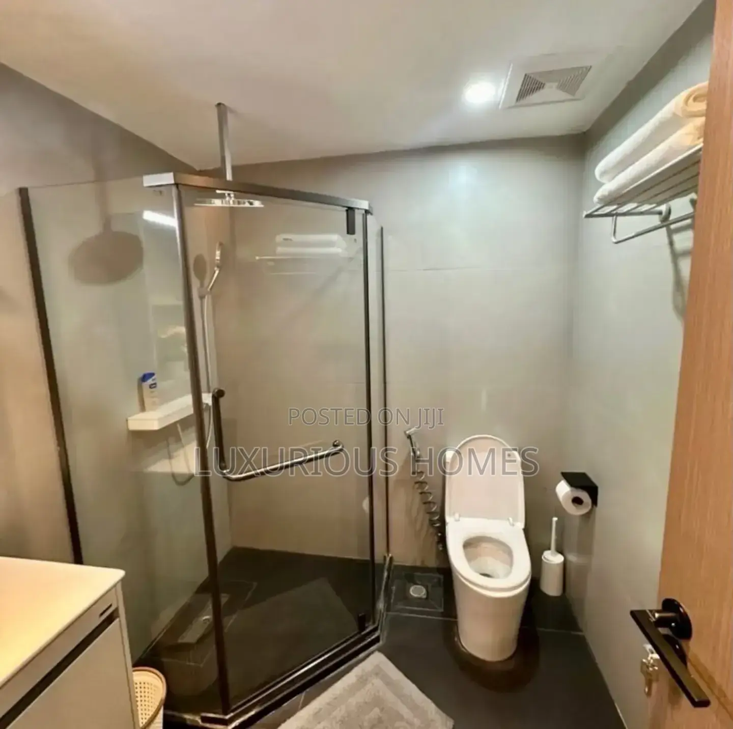 Furnished 2bdrm Apartment in Oyster Bay for sale