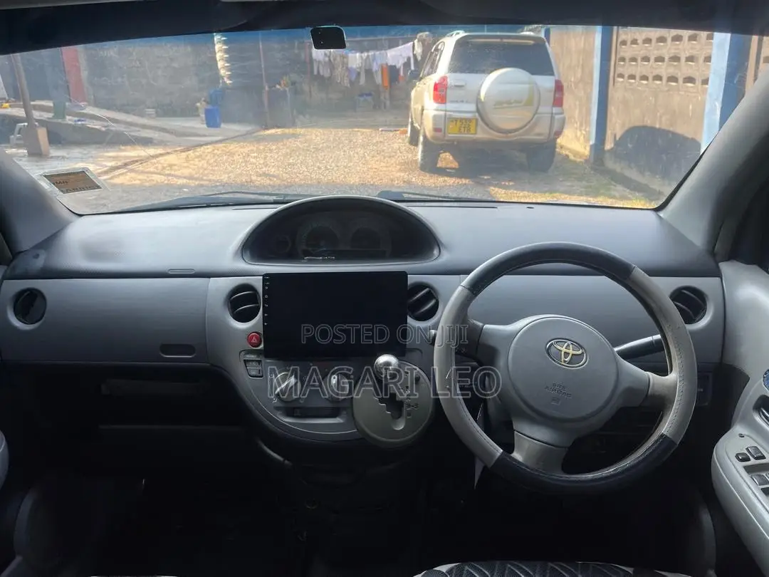 Toyota Sienta 1.5 AWD 2005 Silver