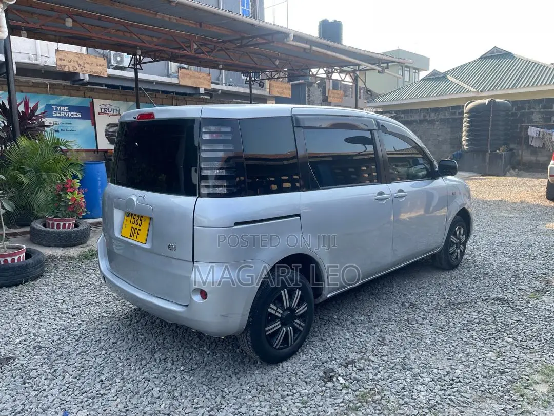Toyota Sienta 1.5 AWD 2005 Silver