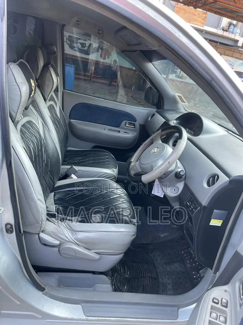 Toyota Sienta 1.5 AWD 2005 Silver