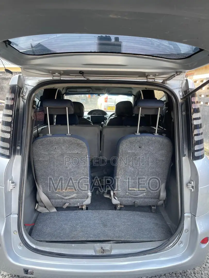 Toyota Sienta 1.5 AWD 2005 Silver