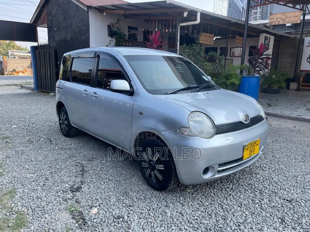 Toyota Sienta 1.5 AWD 2005 Silver