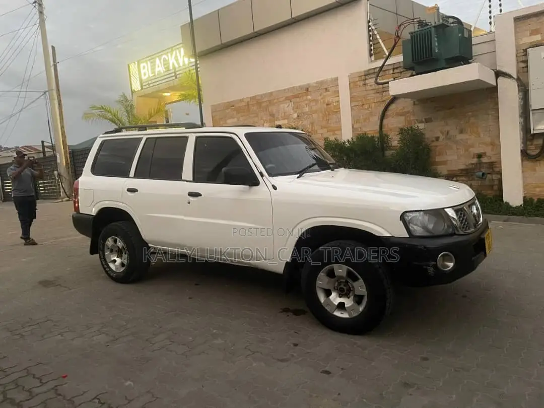 Nissan Patrol 2007 White