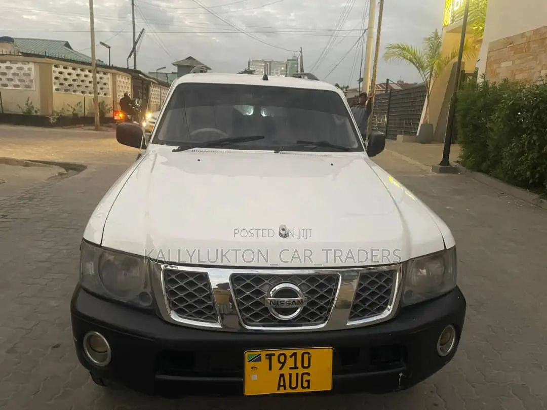 Nissan Patrol 2007 White