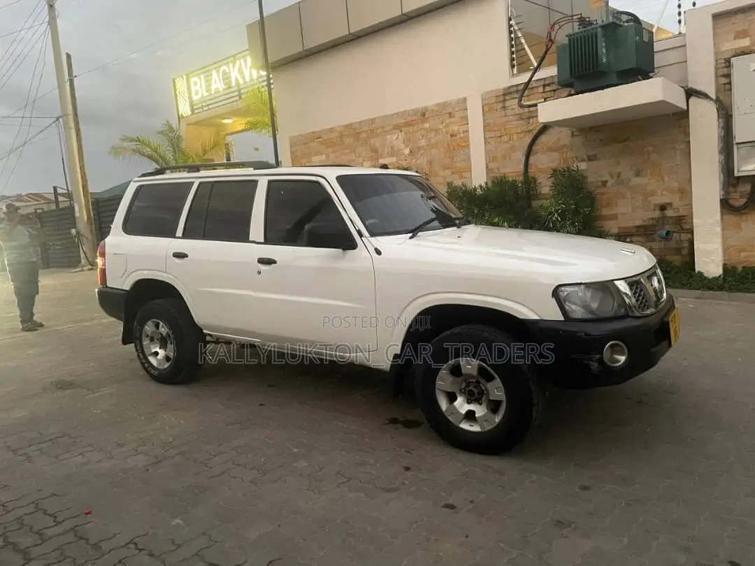 Nissan Patrol 2007 White