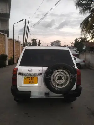Nissan Patrol 2007 White