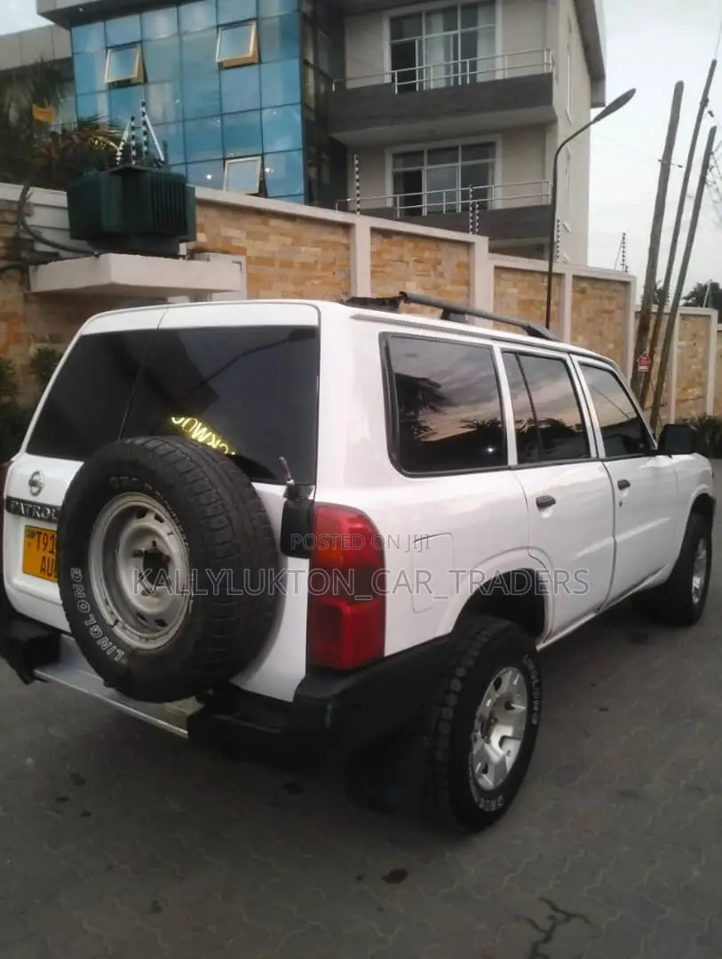 Nissan Patrol 2007 White