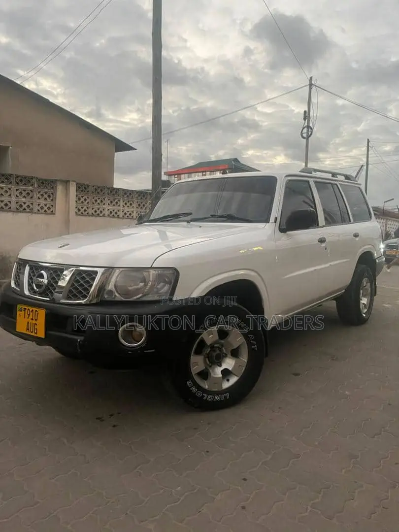 Nissan Patrol 2007 White