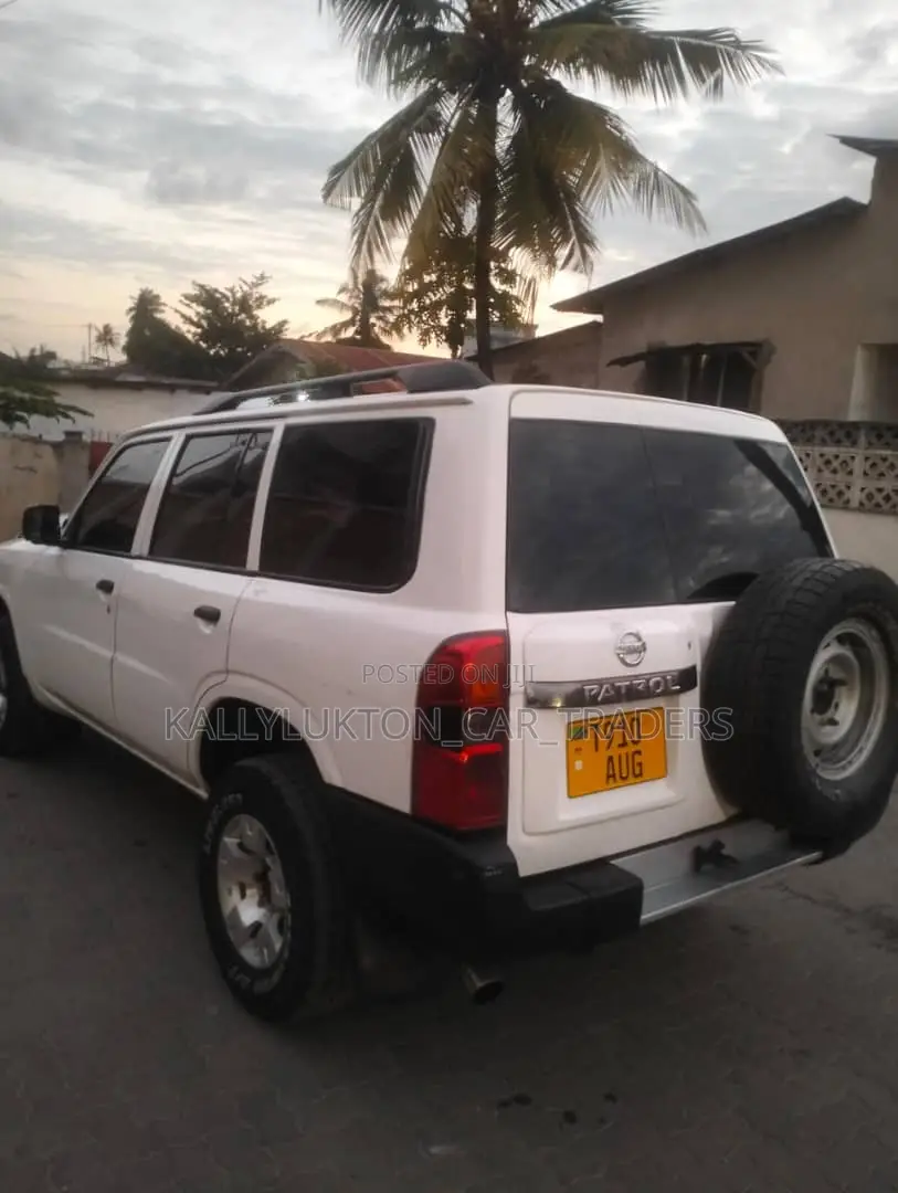 Nissan Patrol 2007 White