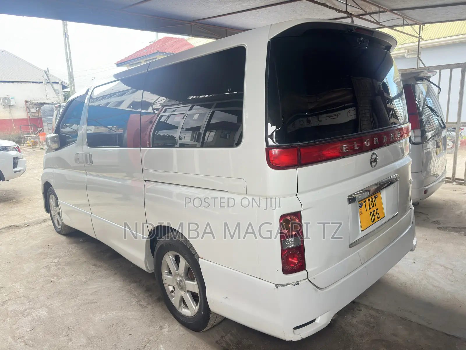 Nissan Elgrand 2005 White