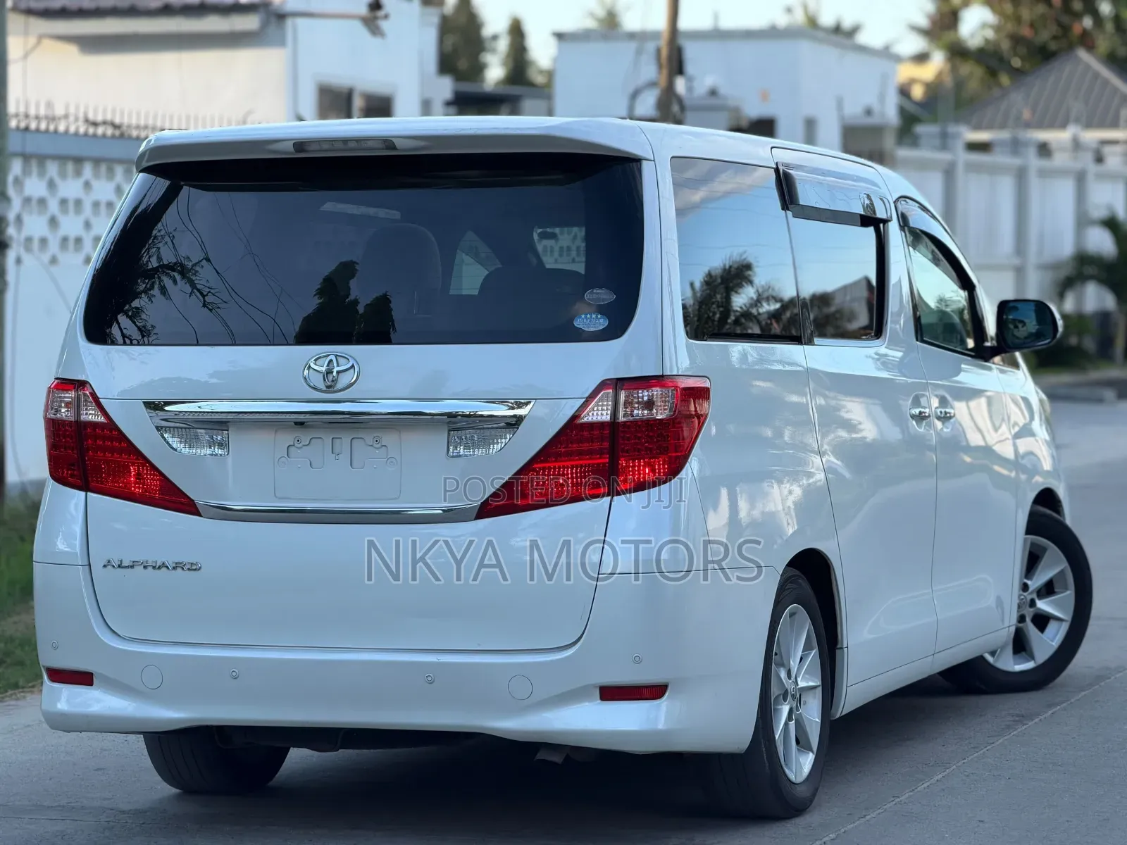 Toyota Alphard 2010 Pearl