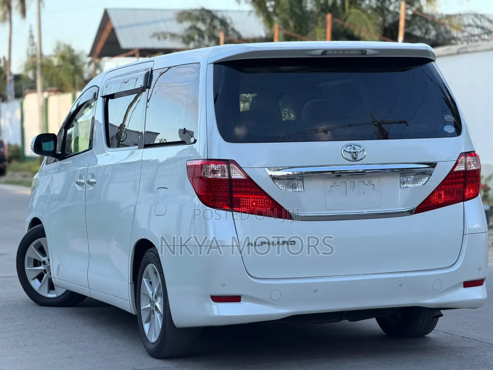 Toyota Alphard 2010 Pearl