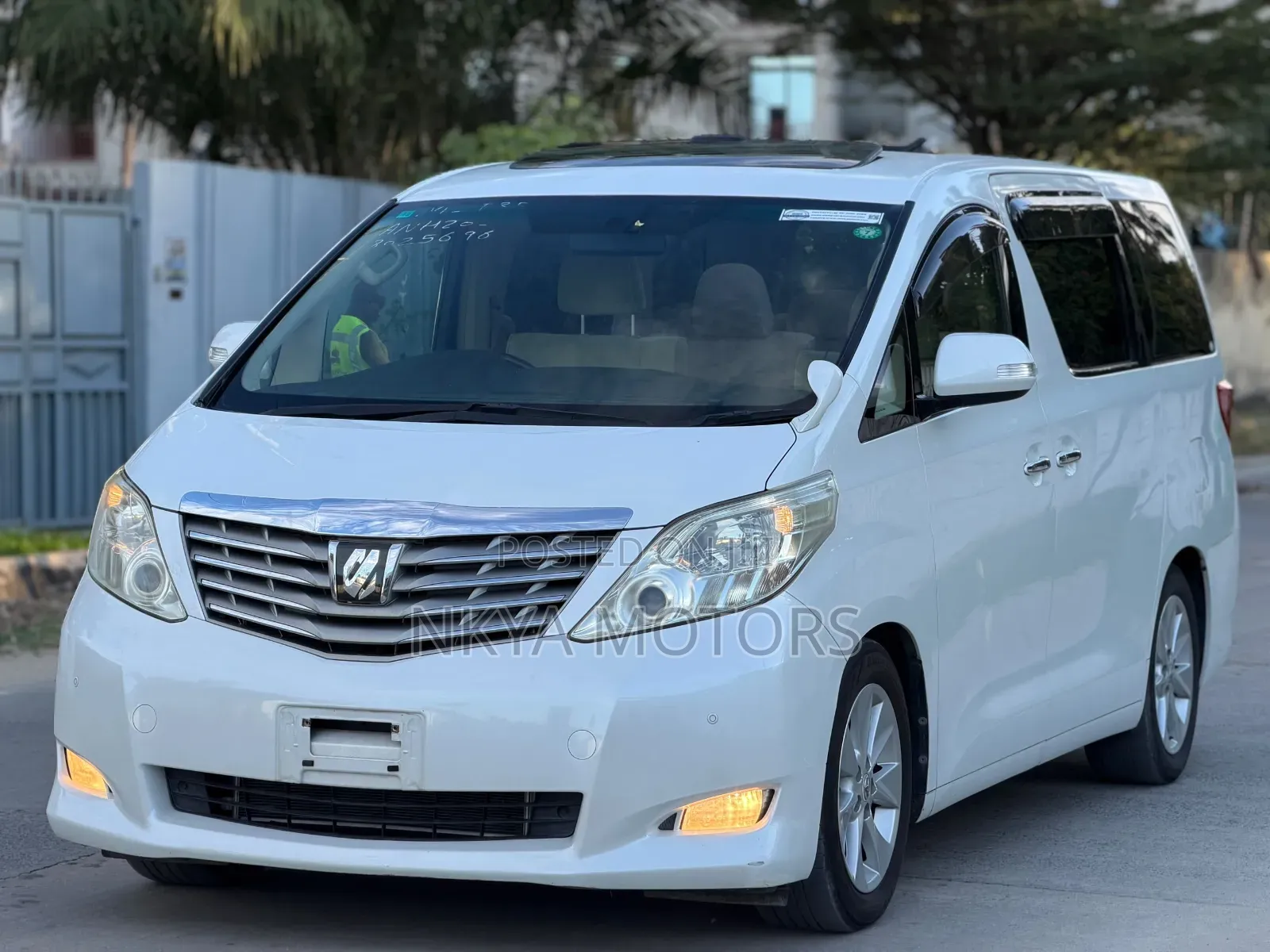 Toyota Alphard 2010 Pearl