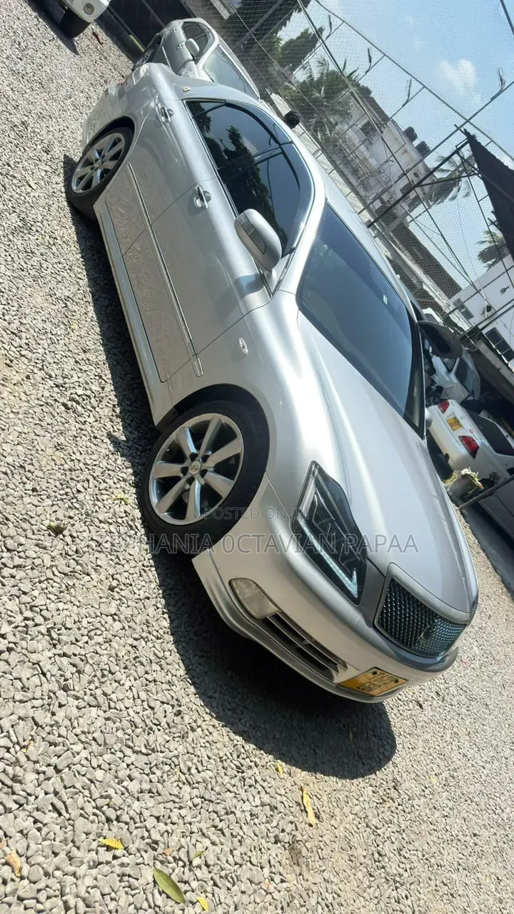 Toyota Crown Royale 2005 Silver