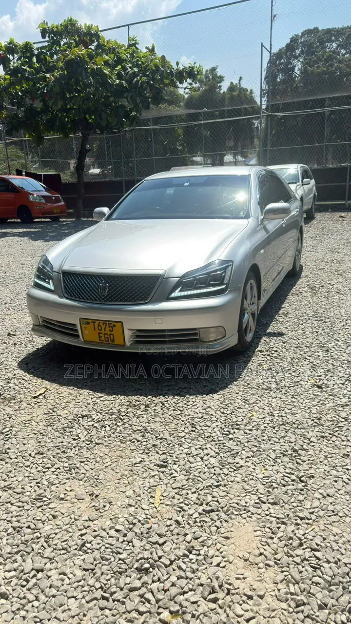 Toyota Crown Royale 2005 Silver
