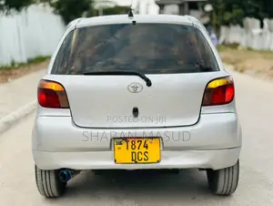 Toyota Vitz 1.3 AWD 5dr 2003 Silver