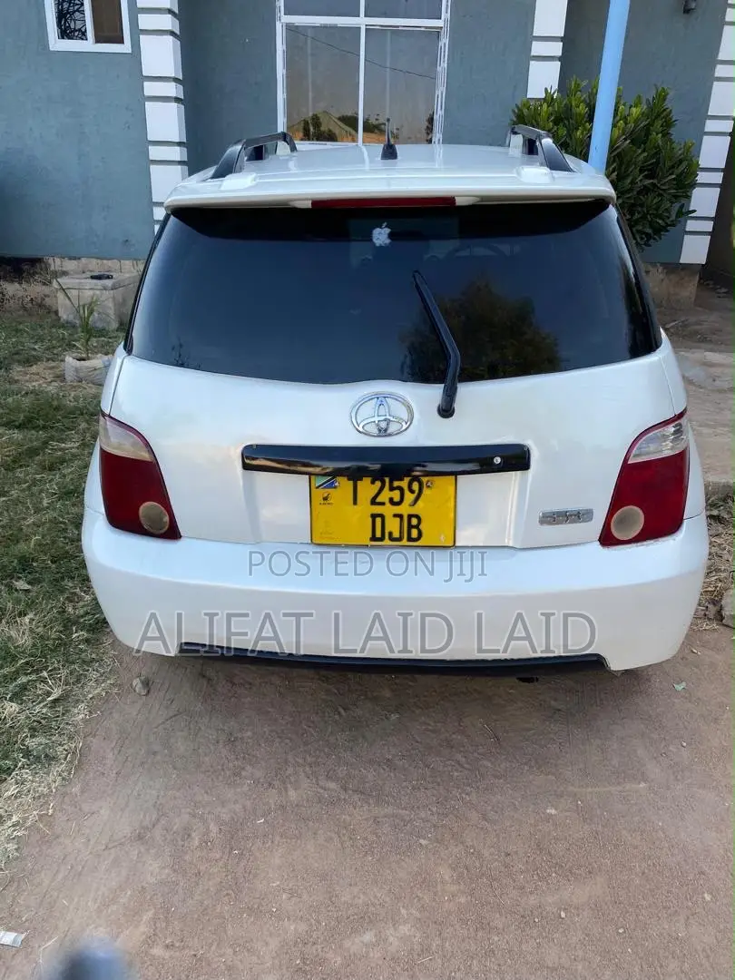 Toyota IST 2004 White